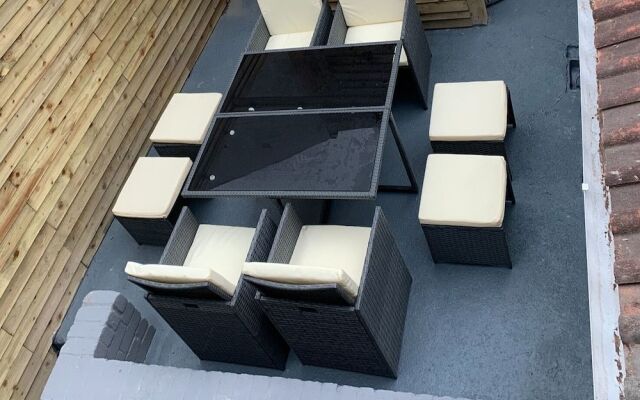 Albert Luxury Hottub and Jacuzzi Apartments