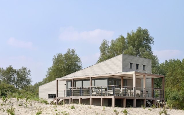 Luxury Villa With Washing Machine Located in Nature Reserve