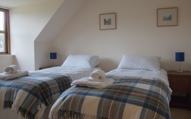 Highland Holiday Homes - Tulloch Ard