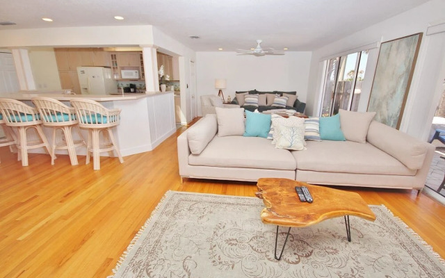 Beachside Vista II Apartment 4