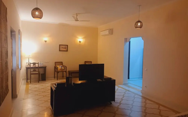 Hotel Dev Vilas