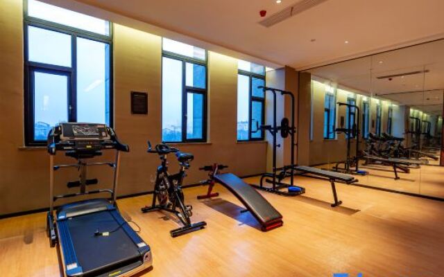 ECHENG Hotel (Huanggang Wanda Square City Museum)