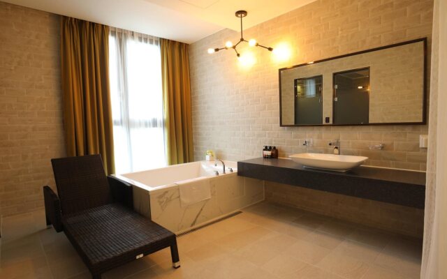 Rest Hotel