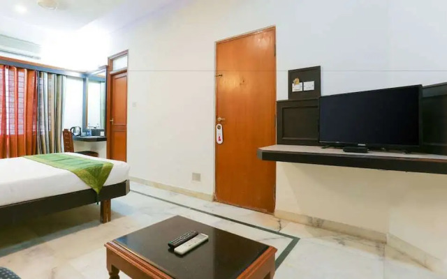 Hotel Adarsha Inn