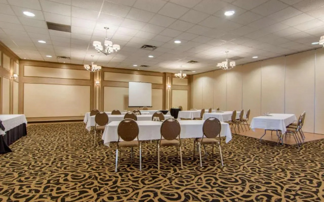 Days Inn - Sudbury