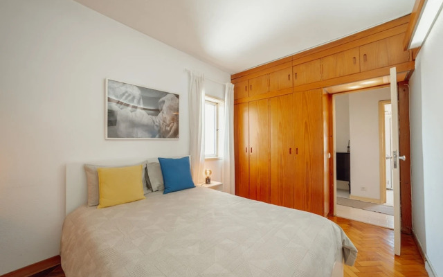 Downtown Classic With Terrace by Vacationy