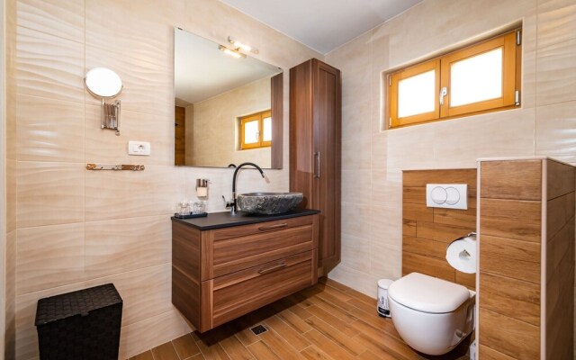 A3 - Beautiful Seafront apt w. Magnificent View