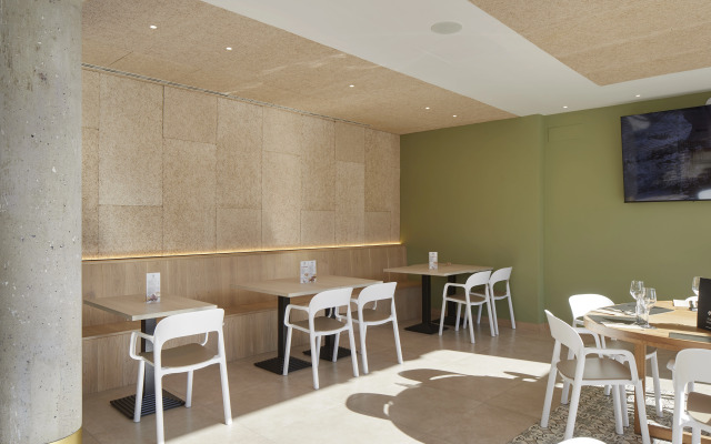 Iraipe Logroño Hotel