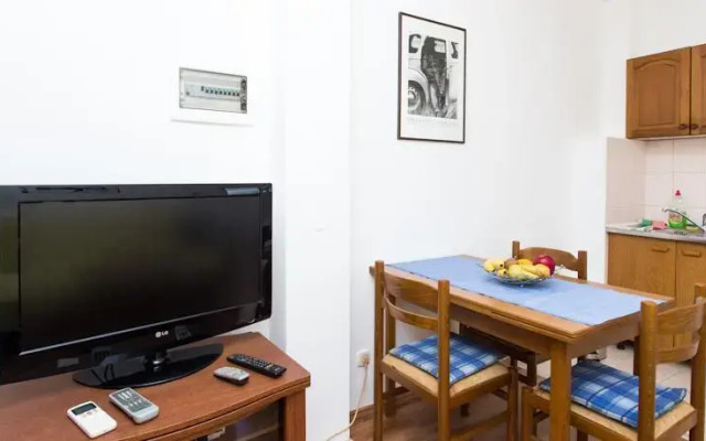 Apartment Intermezzo