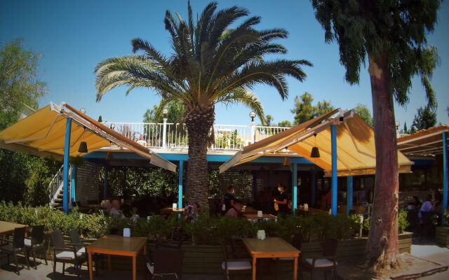 Manuela Hotel