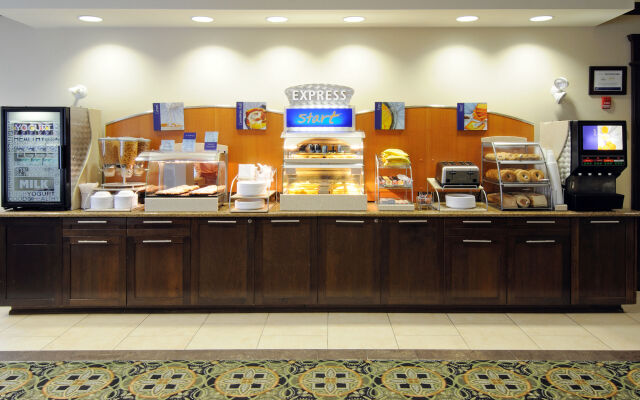 Holiday Inn Express & Suites North Bay by IHG