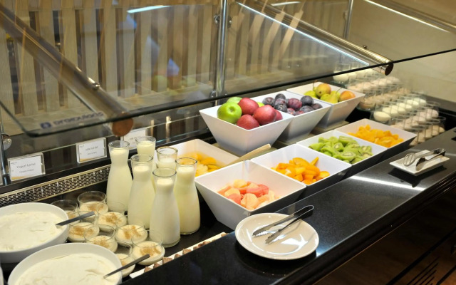 Melia Athens Hotel