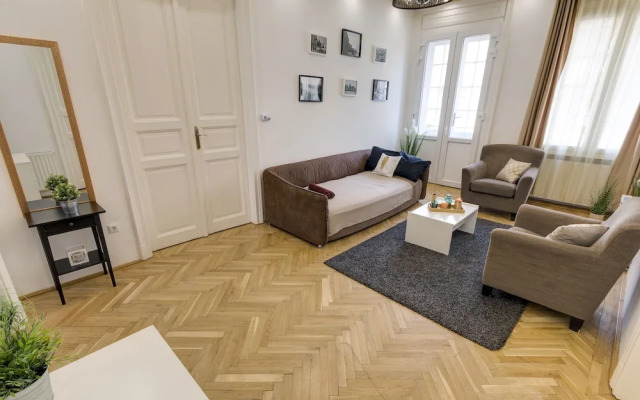 Real Apartments Zoltan