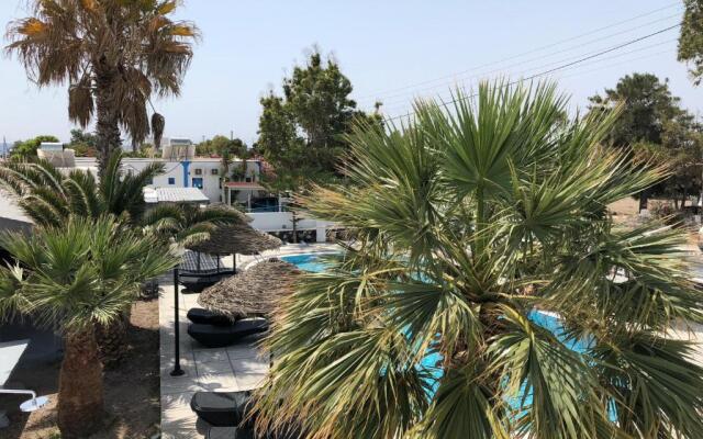 Black Coast Hotel Santorini