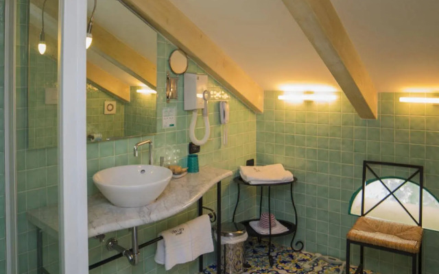 Villa Lara Hotel