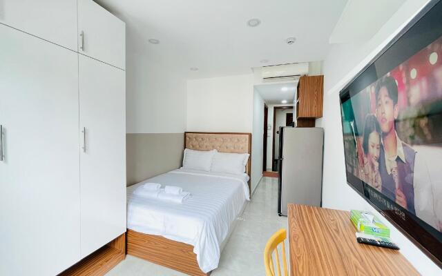 Pine Tree Hotel and Apartment