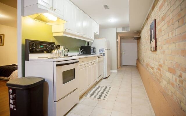 Grand Forest Hill 2BR Hideaway