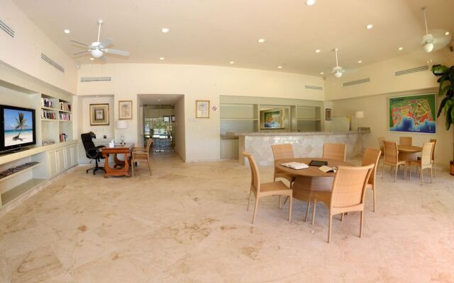 Porto Bello Gran Marina by GuruHotel