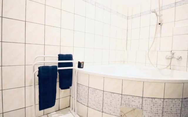 Cozy 5BR Apt 10min Walk to Augarten