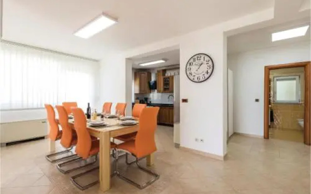 Four Bedroom Holiday Home in Kastav