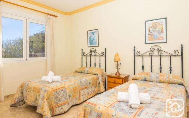 Abahana Villas La Marina