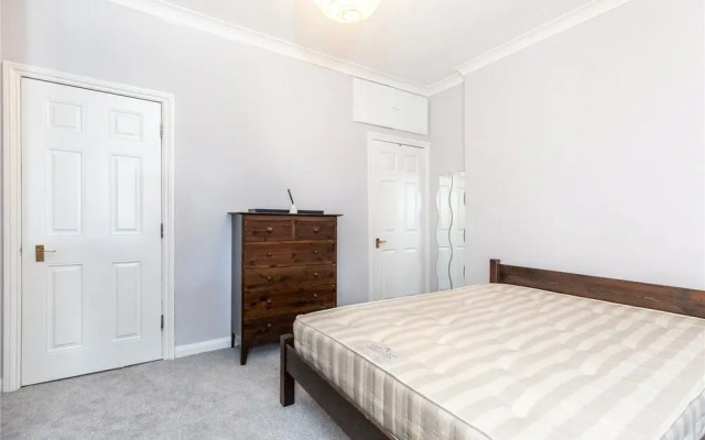 Platinum House in Camden 9956