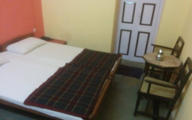 Aaram Lodging & Boarding