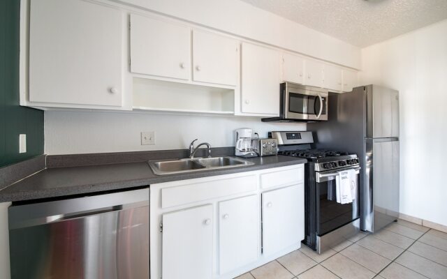 WanderJaunt - West Campus Apartments