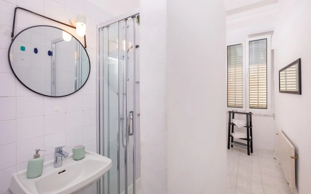 City Buzz Apartment by Irundo