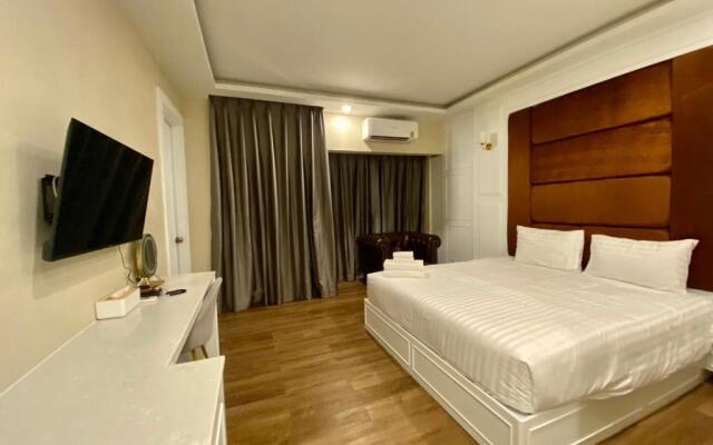 Calinton Hotel
