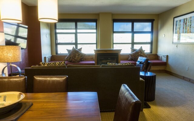 Come Golf or Ski in/out at this best location by RedAwning - Save 20% on 7+ Nights!