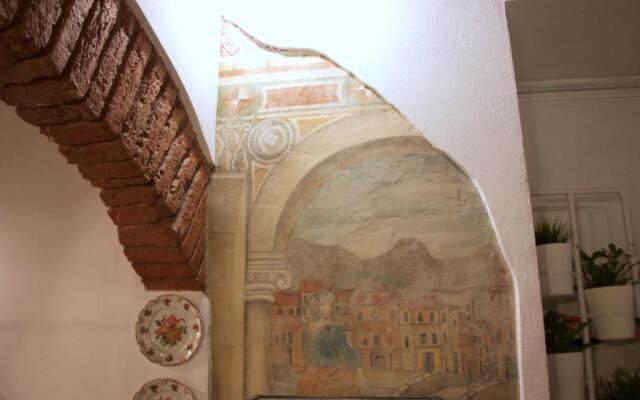 Luxury central flat river view