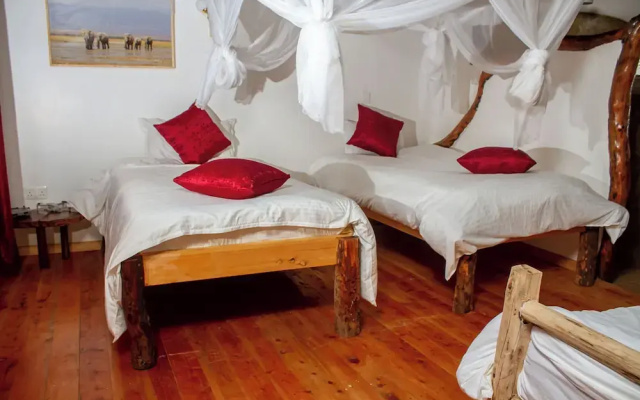 Hillstone Safari Lodge