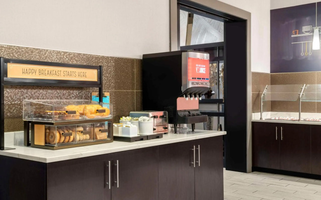 Hampton Inn & Suites Worcester
