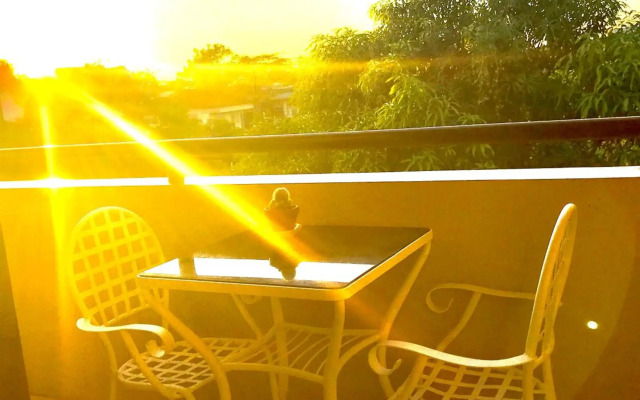 V.F. Riton Apartelle