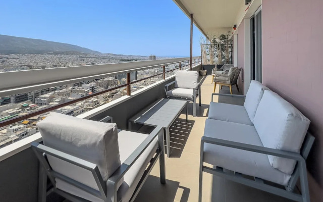 Phaedrus Living Apollo Skyview Penthouse