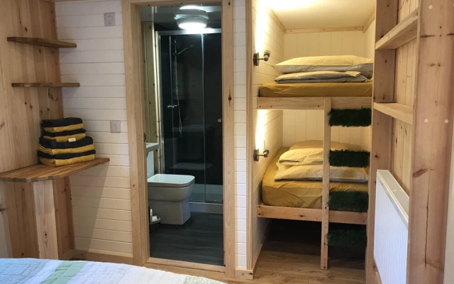 Orchard Glamping - Apartment Pod - Blossom