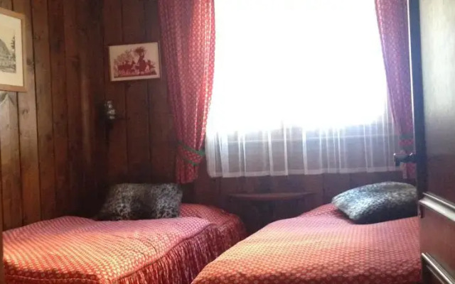Two-bedroom Apartment Les Fougères