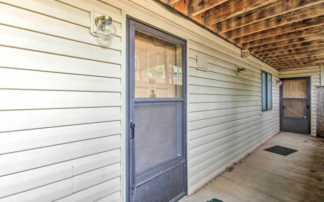 Pool Days & Water Fun Await: Lake Ozark Escape!