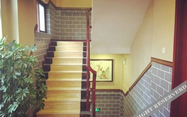 Lanjing Homestay (Kaili Miao Dong Ethnic Park)