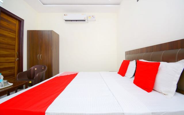 OYO 38787 Hotel Red Rose