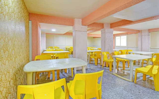 Fabhotel Executive pearl Inn - Nr Twin tower