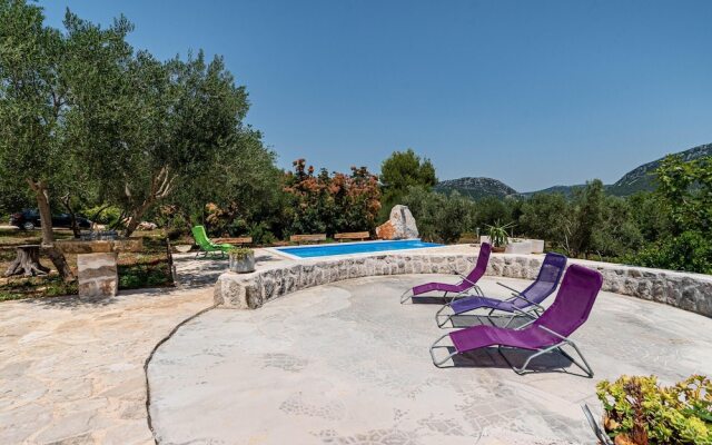 Stunning Home in Ston With 2 Bedrooms, Wifi and Outdoor Swimming Pool