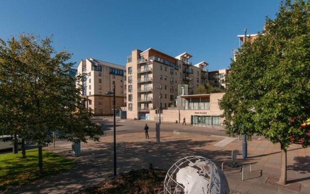 379 Luxury 3 Bedroom City Centre Apartment With Private Parking and Lovely Views Over Arthur s Seat