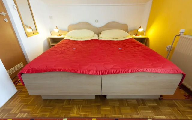 Rooms & Apartments Jana