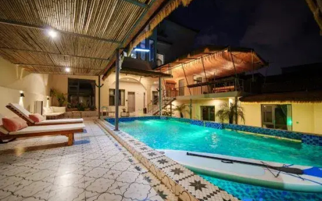 Jianshui Sunset Holiday Homestay (Jianshui Ancient City Confucian Temple Branch)