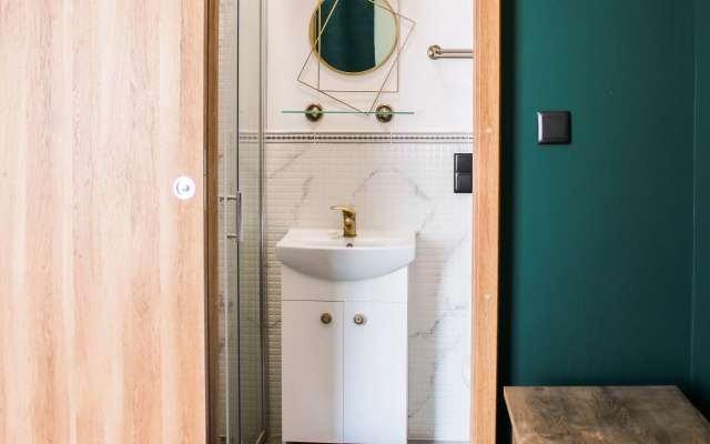 Elegant Hostel & Apartments