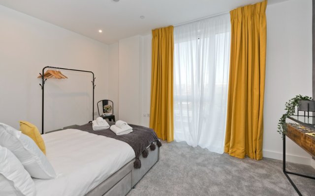 Luxury Apartment With Stunning Views Near London Bridge by Underthedoormat