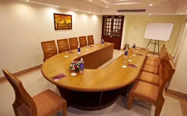 Hotel Aroor Residency