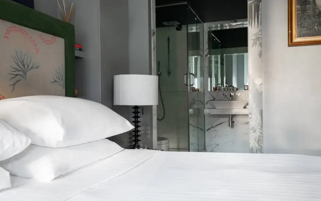 Chelsea Embankment III by Onefinestay